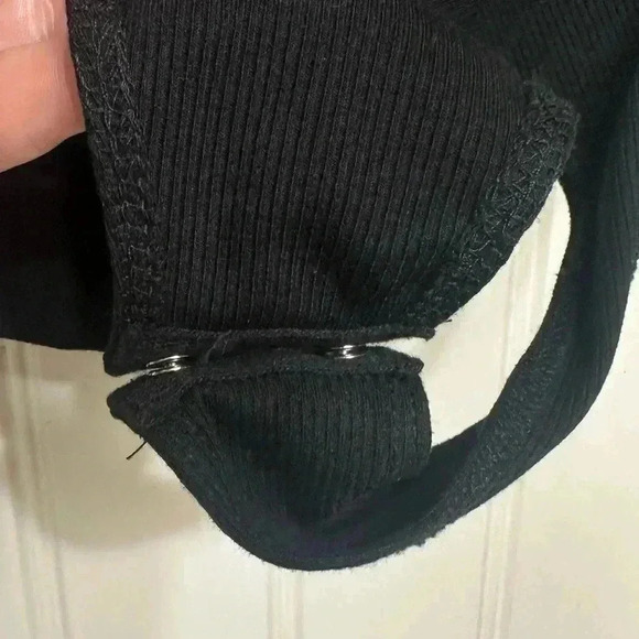 Women’s Le Lis One Shoulder Ribbed Long Sleeve Black Button Snap Body Suit Large - Picture 4 of 7